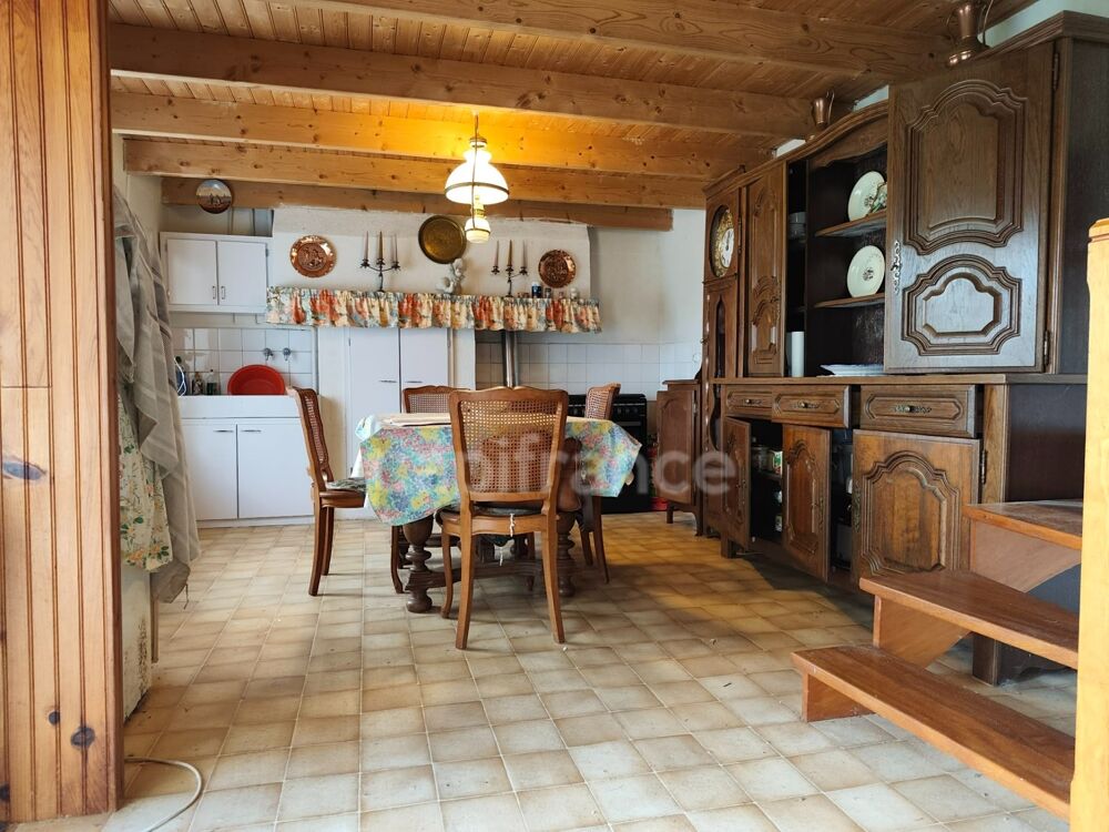 À VENDRE  MAISON AVEC POTENTIEL À BERRIEN