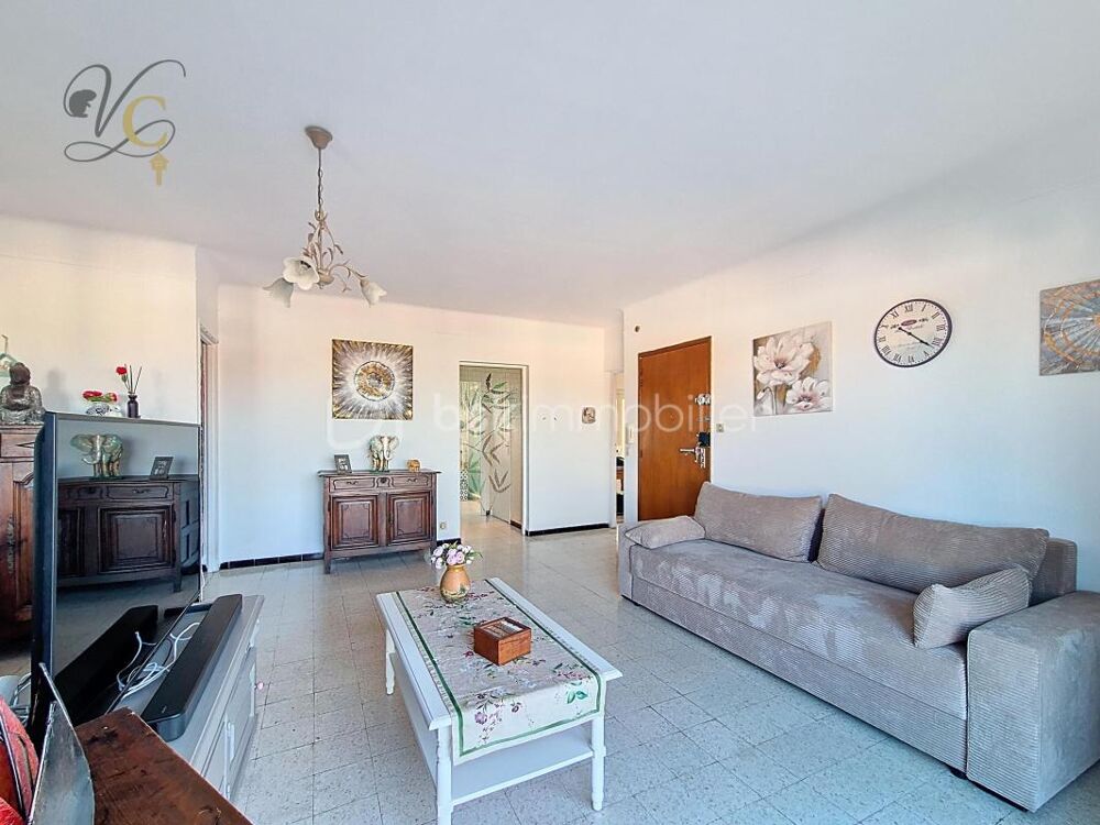 Appartement lumineux au dernier étage avec terrasse et parking sécurisé