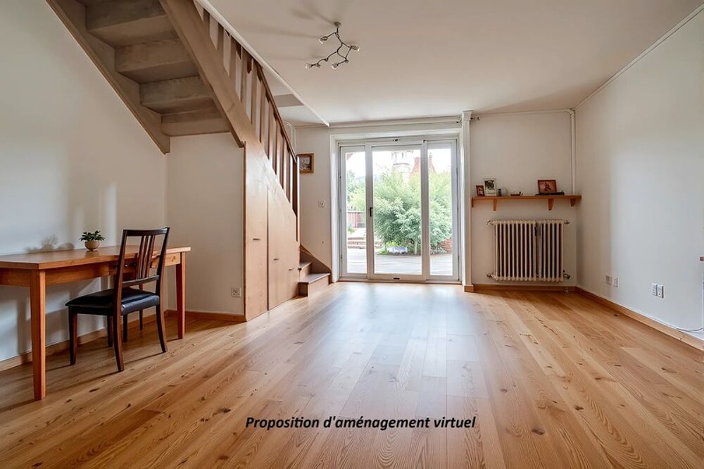 Centre village de St Joseph de Rivière, maison en pierre 4P 85 m2 avec dépendance et cour