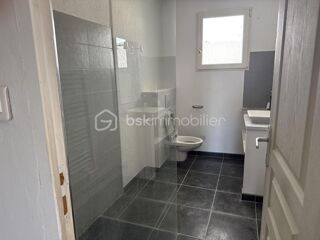  Immeuble � vendre 15 + pi�ces 311 m�