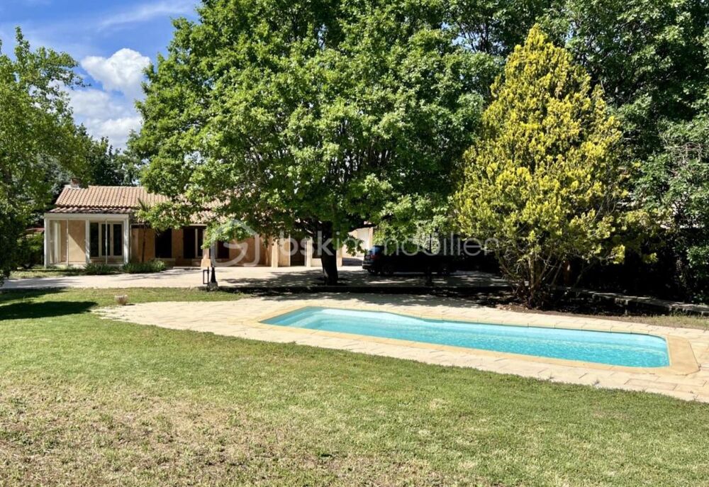 Maison de 105m² avec 3 chambres, appartement 2-pièces et piscine