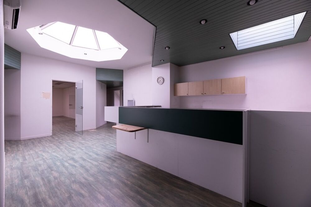  PAU (64) - Place de Verdun - À VENDRE - Bureaux de 235m2 Pau