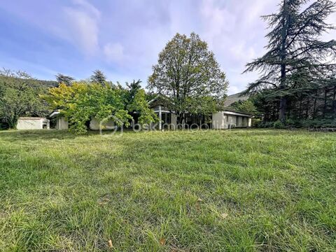 Locaux commerciaux de plain-pied à Saint-Vallier-de-Thiey (06460) 1165000 06460 Saint vallier de thiey