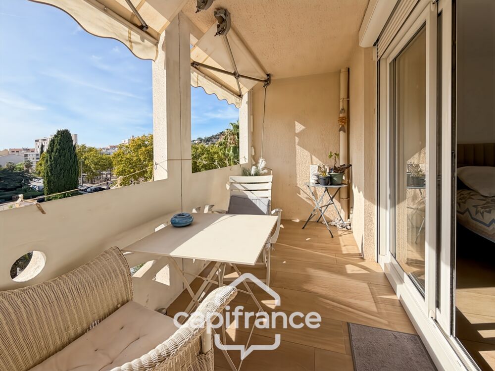 à vendre  Appartement Hyères (83400)