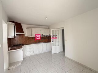 Vente Maison Maison Proche Chinon 5 pièce(s) 142 m2 , dépendances , 910m2 de terrain Marcay