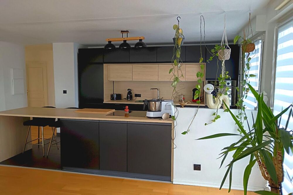 Appartement 3 /4 pièces 80 m2 avec terrasse, balcons, garage et cave