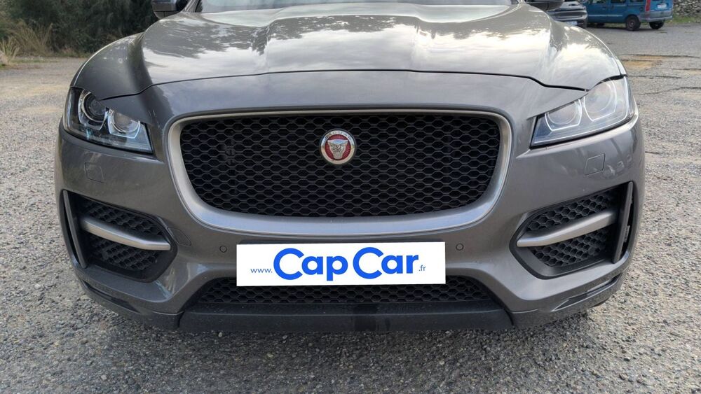 F-PACE 2.0 180 AWD R-Sport - Entretien constructeur Toit ouvrant 2017 occasion 20200 Bastia
