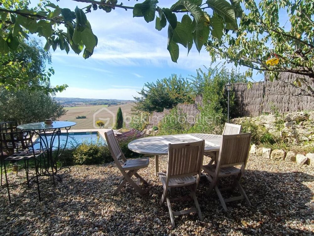 Maison de charme avec vue panoramique et piscine dexception