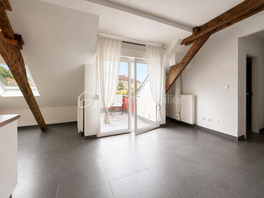APPARTEMENT MANSARDÉ RÉNOVÉ  73 M² AU SOL  TERRASSE  STIRING-WENDEL