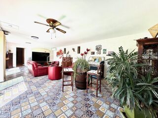  Villa  vendre 8 pices 232 m