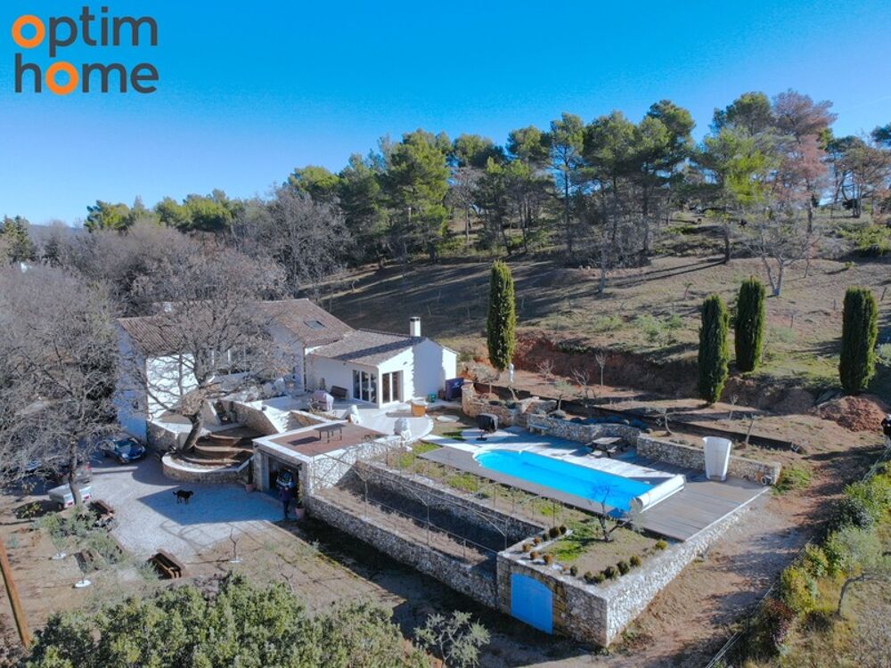 Grambois : Belle demaure sur 4600 m2 de terrain