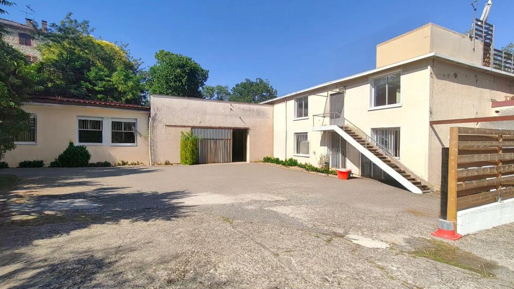 Maison 8 pièces 319 m² · à Briatexte · 319 m² · 392 000 €