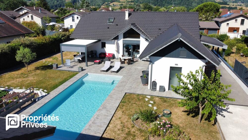 Propriété -7 pièces avec studio, atelier et piscine