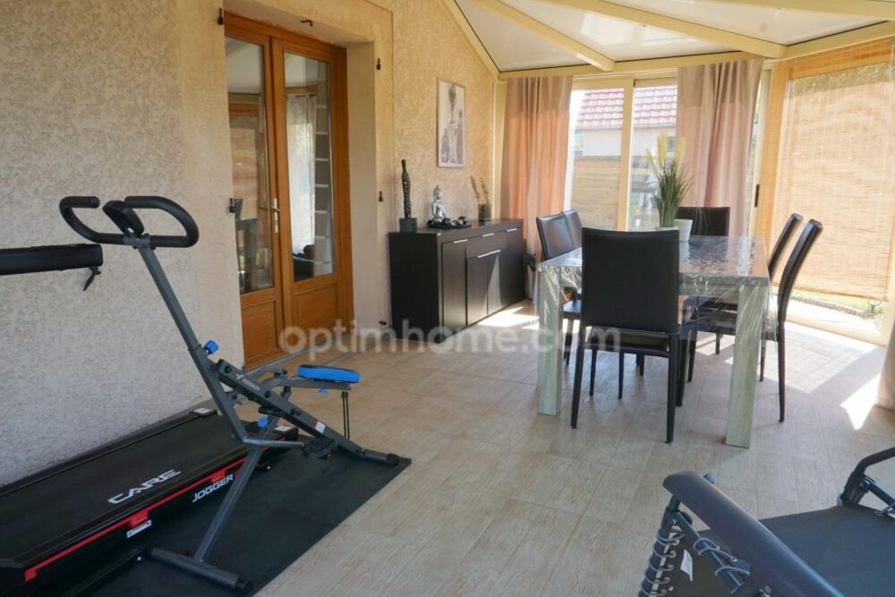 Vente Maison Maison à vendre avec 4 chambres et garage double Rioz