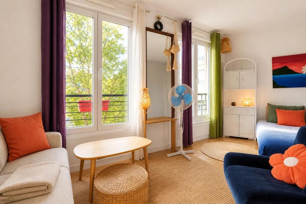 STUDIO DANS IMMEUBLE RECENT EN PLEIN CENTRE DES LILAS - 27,61 M2