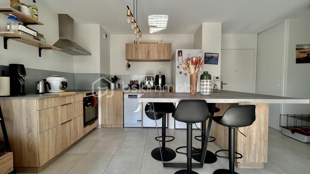 Coup de coeur, T2 de 43 m2 avec place de parking en sous-sol