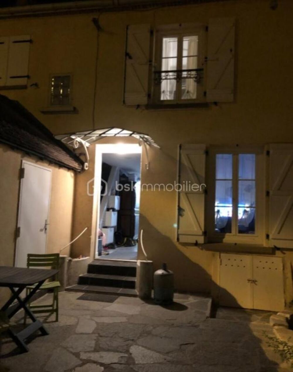 Charmante maison des années 70 avec terrasses au coeur de la ville