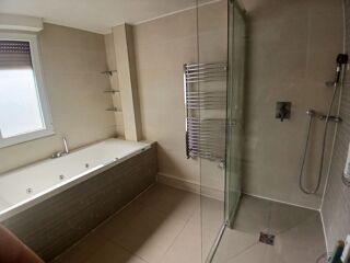  Appartement à louer 4 pièces 93 m²
