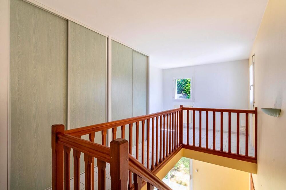LA CHAPELLE-SUR-ERDRE MAISON BOURGEOISE 221 m² TERRAIN 2 500 m² OUEST GESVRES