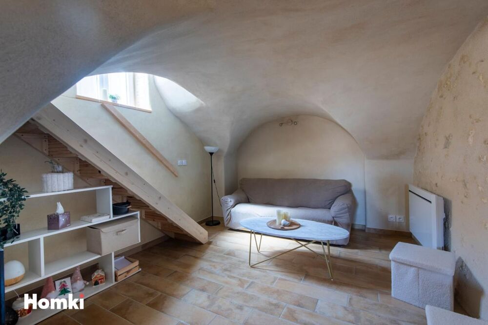 Maison de village rénovée avec petite cour et terrasse  Orgon