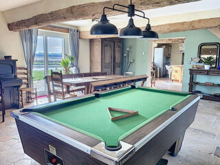 Vente Maison Maison à vendre 6 pièces CRICQUEVILLE-EN-BESSIN – Maison en pierre rénovée de 224 m² – 4 chambres – Terrain de 7 763 m² – Entre Cricqueville en bessin