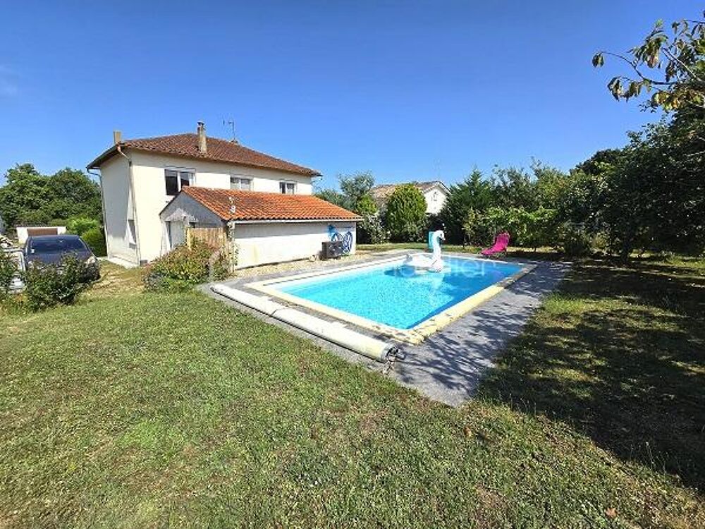 MAISON DE 120 M2 AVEC 4 CHAMBRES ET PISCINE SUR UN TERRAIN DE 828 M2 !!!