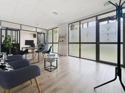  ***Crolles - Local 'Clé en main' de 61 m² – Secteur très prisé.*** 