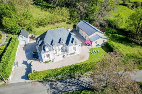   Propri�t� comprenant une maison d'habitation et un G�te id�alement situ�e Propri�t�/ch�teau - 13 pi�ce(s) - 324 m�