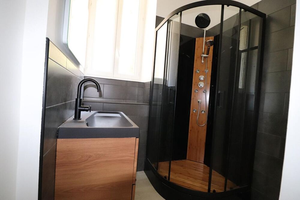 Maison Neris Les Bains 8 pièce(s) 108 m2