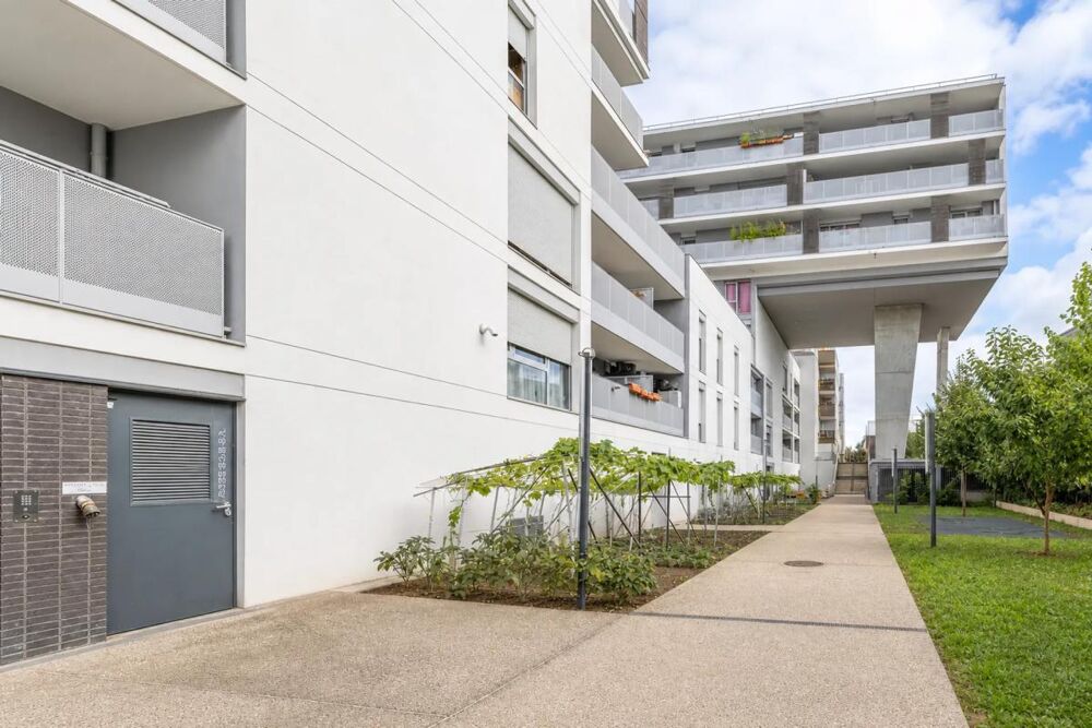 Appartement de 5 pièces de 100 m² situé à Bobigny