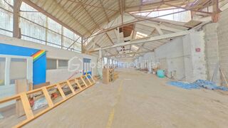  Parking / Garage à vendre 770 m²
