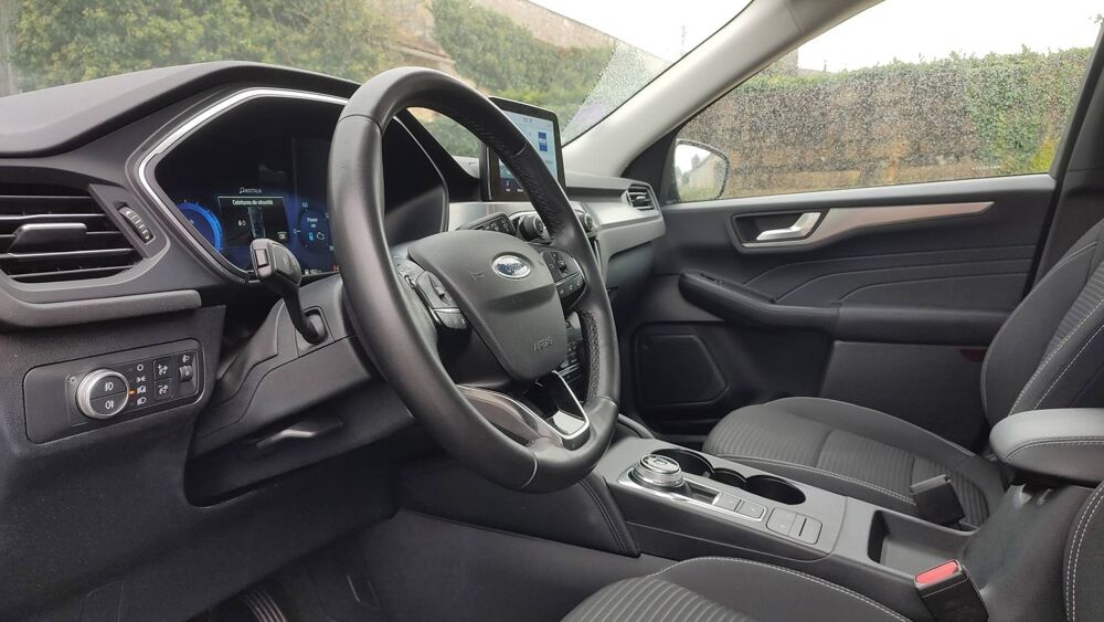 Kuga 2.5 Duratec 190 Hybrid CVT Titanium - Garantie constructeur 2022 occasion 16710 Saint Yrieix Sur Charente