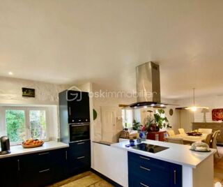  Proprit/chteau  vendre 8 pices 268 m