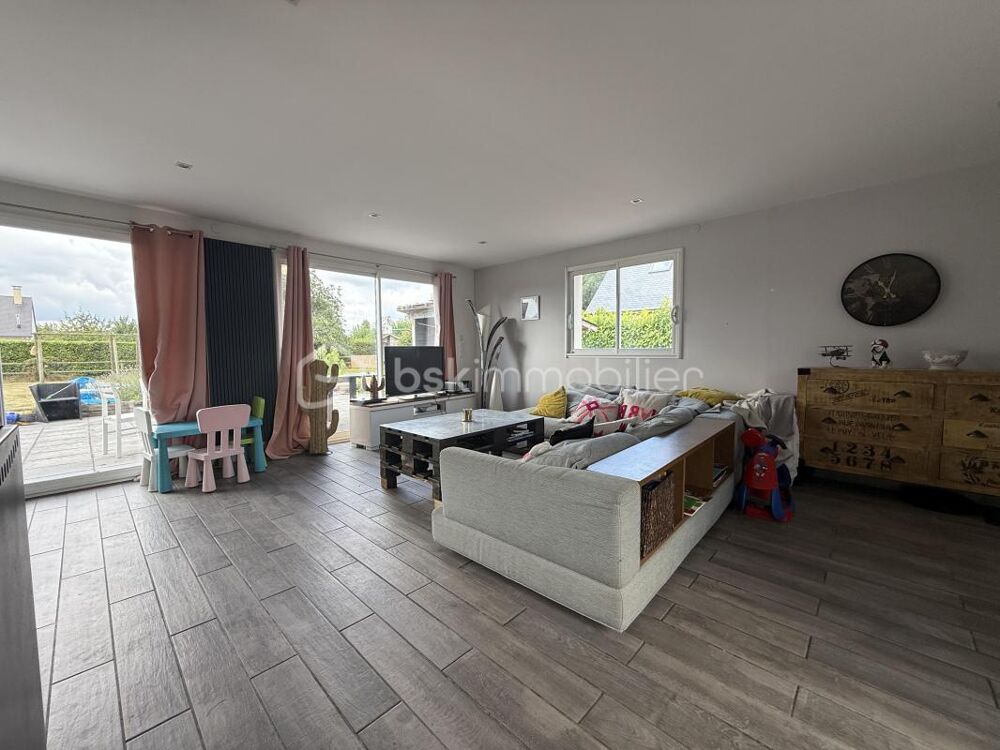 À vendre  Belle propriété familiale avec gîtes et terrain  À deux pas de Pont-lÉvêque