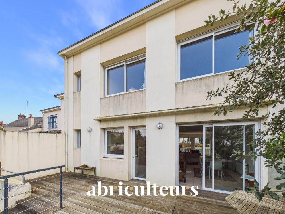 Maison 8 pièces 240 m² · à Nantes · 240 m² · 747 175 €