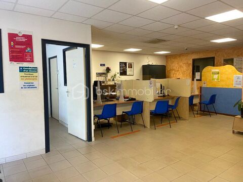 Local professionnel de 180 m2 2800 97420 Le port