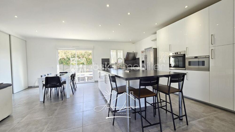 Villa 6 pièces 180 m² sur un terrain de 600 m² - Clarensac