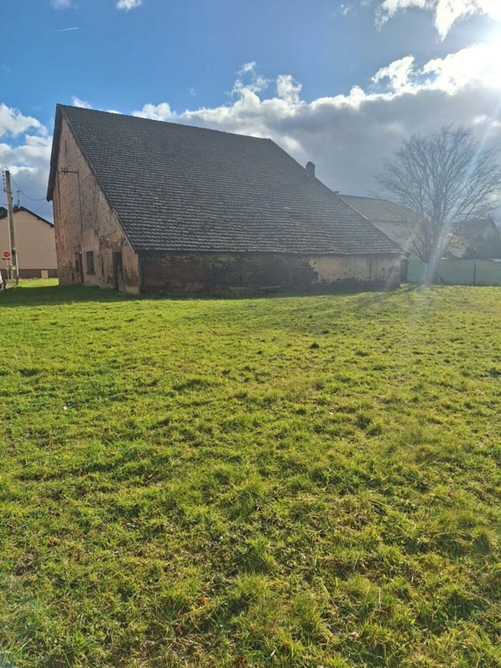 CORBENAY (70) Ferme de 350m² à rénover entièrement, terrain 1400m²