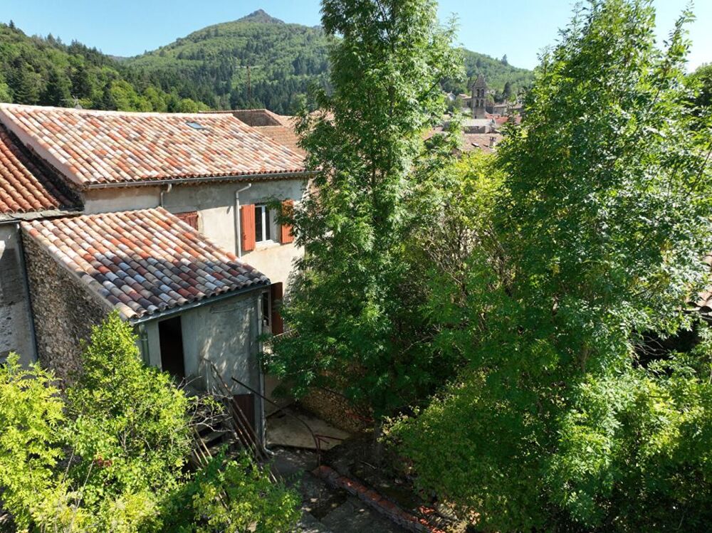 RARE - Demeure de caractère de 300 m² à rénover sur 5 385 m² de terrain