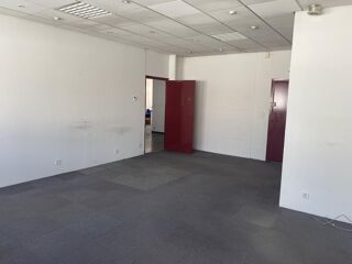   Bureaux à louer – Espace commercial Saint-Marc (face au bowling du Rouergue) Onet le chateau