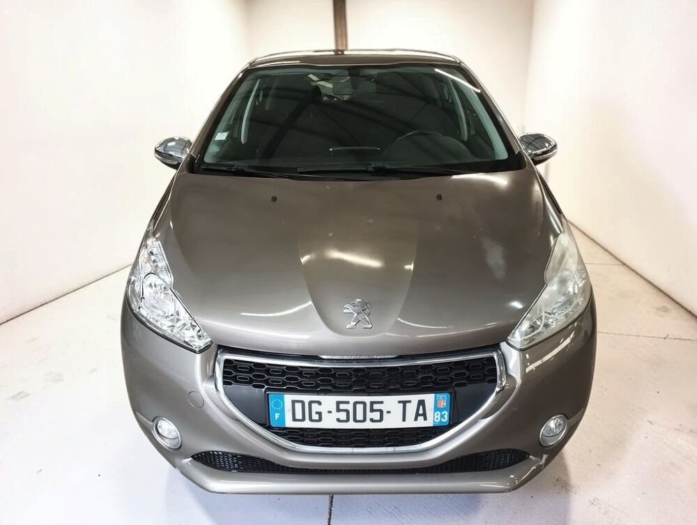 208 1.6 E-HDI 92 STYLE 5P 2014 occasion 06640 Saint-Jeannet
