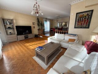  Maison � vendre 8 pi�ces 229 m�