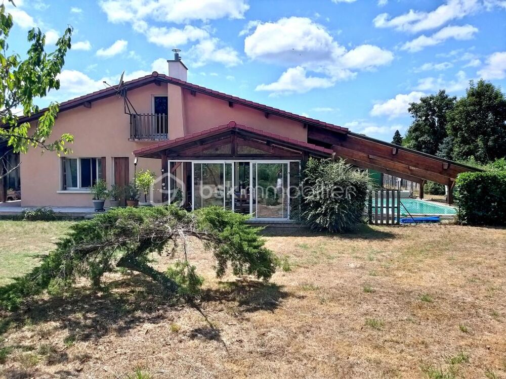 Maison familiale avec piscine et dépendances à Onesse-et-Laharie (40110)