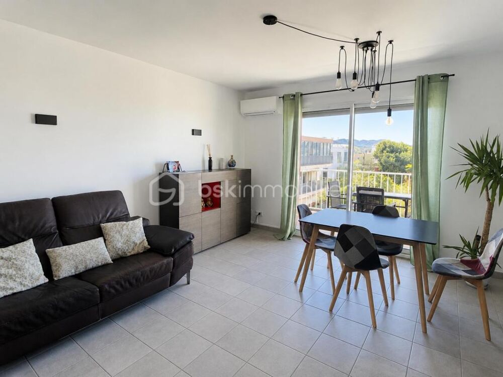 Beau T3 de 62 m2 à deux pas des plages avec garage et cave