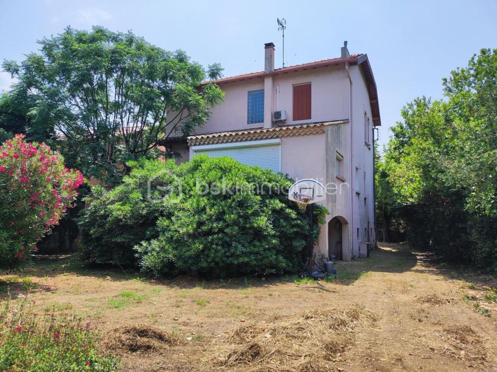 FRONTIGNAN MAISON BOURGEOISE OFFRANT 7 CHAMBRES, EN PLEIN COEUR DE VILLE JARDIN 560 M²