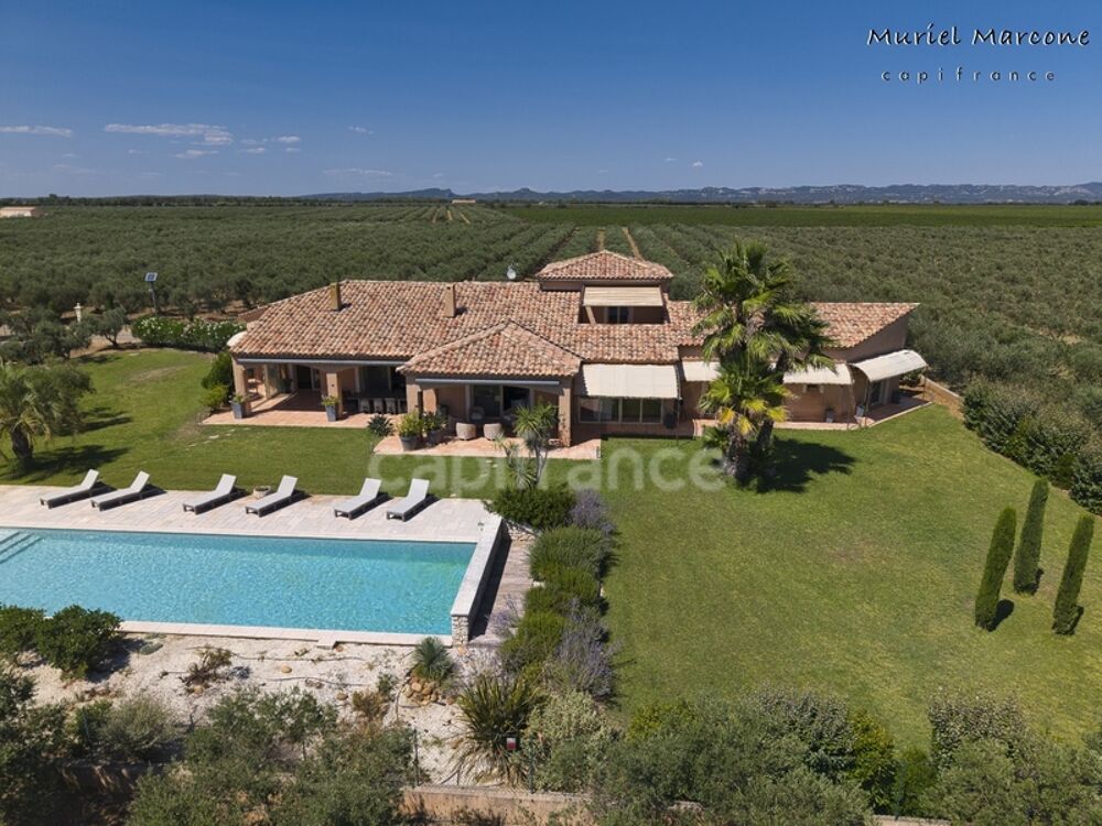 Propriété dexception de 290 m2 au coeur de la Vallée des Baux-de-Provence sur 25 hectares 7 pièces MOULES (13)