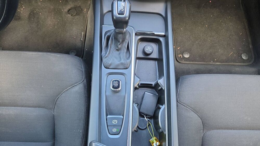 V60 2.0 D4 190 Geartronic8 Momentum - Automatique 2019 occasion 83310 Cogolin