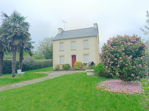   29970 Trégourez maison de bourg charmante avec 3  chambres , pas de vis à vis, joli jardin Maison - 5 pièce(s) - 84 m²