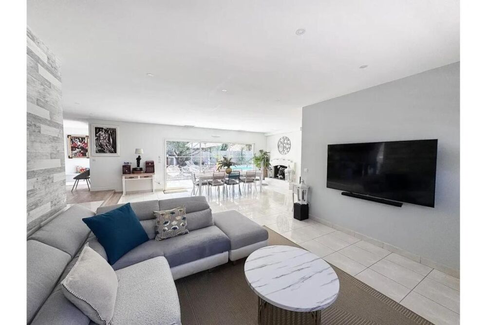 Vente Maison Maison T6 de 222m² à Léognan Leognan