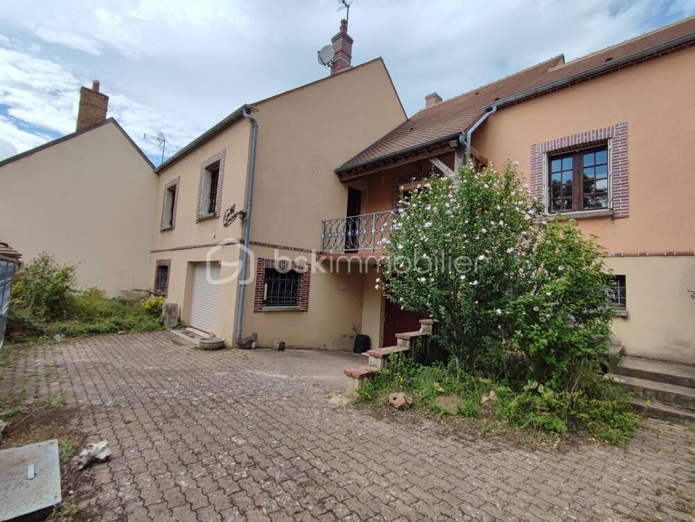 Maison de 113 m² sur sous sol et grenier aménageable sur 445 m² de parcelle